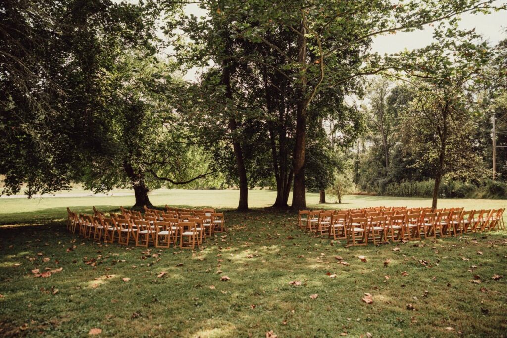 Woodsy ceremony space at Hines Hill.