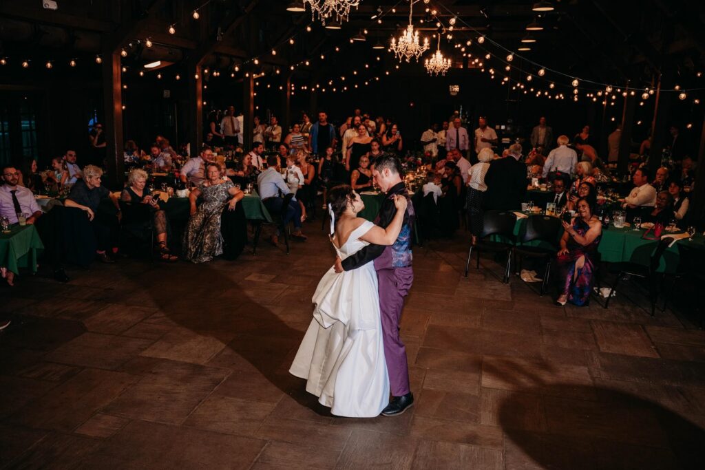 First dance for newly married couple at happy days lodge in ohio